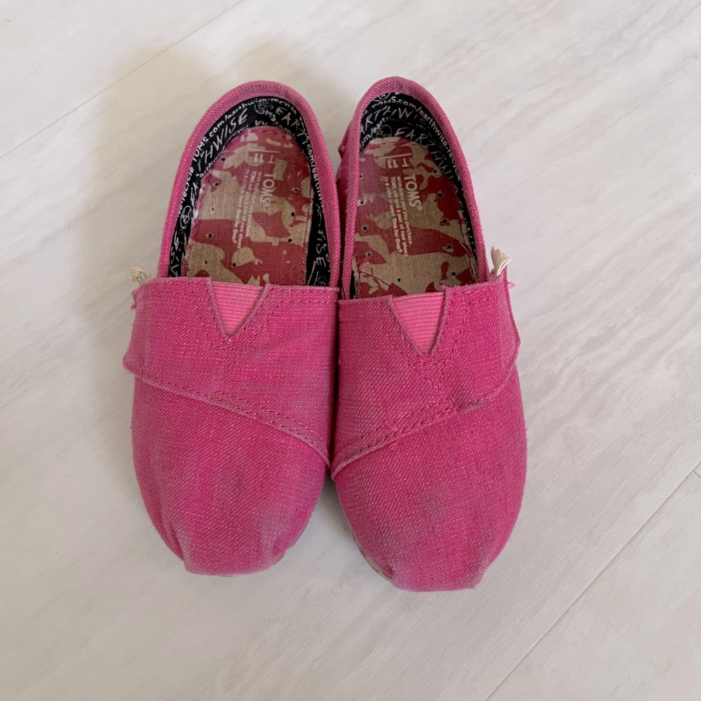 TOMS tiny shoes